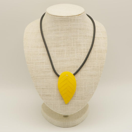 ネックレス　リーフ