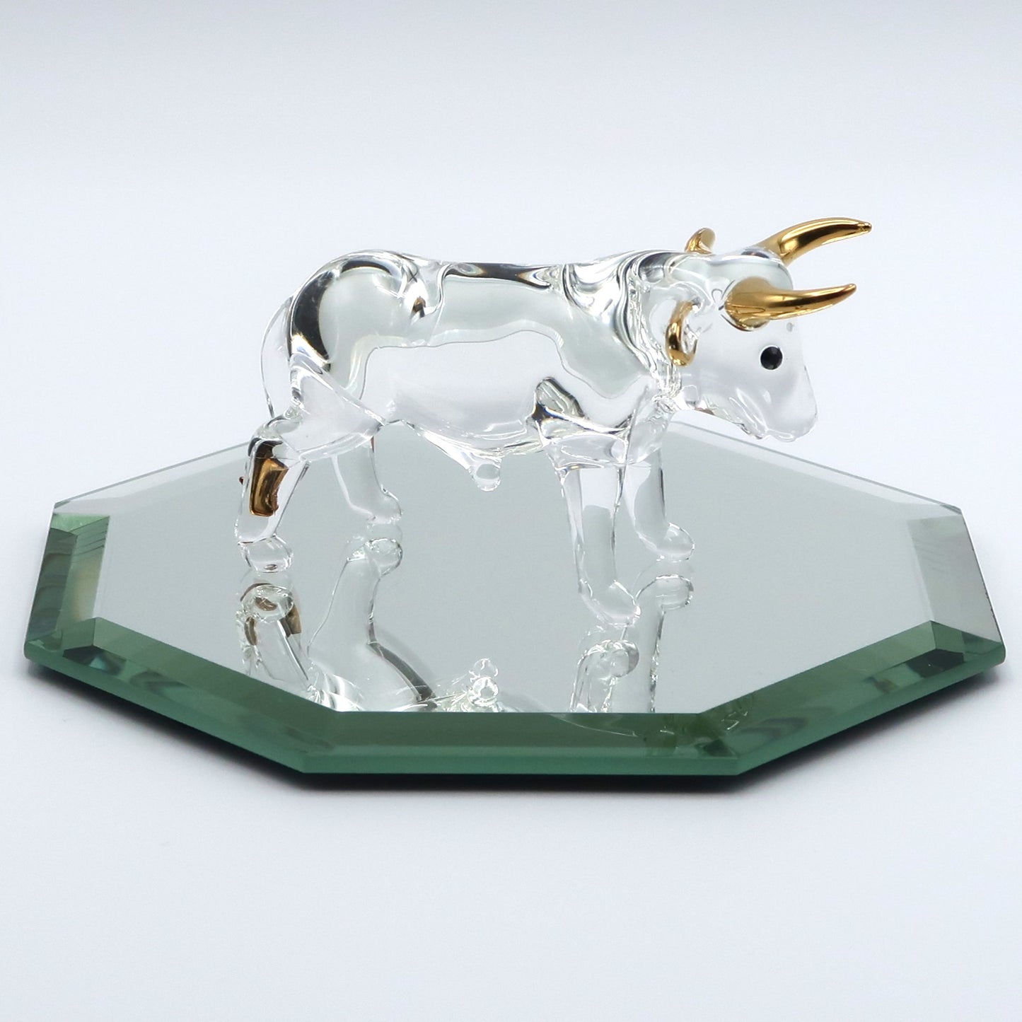 干支の置物　ウシ