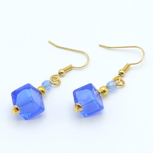 ピアス　キューブ