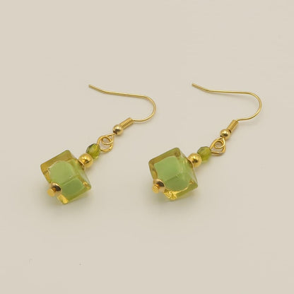 ピアス　キューブ