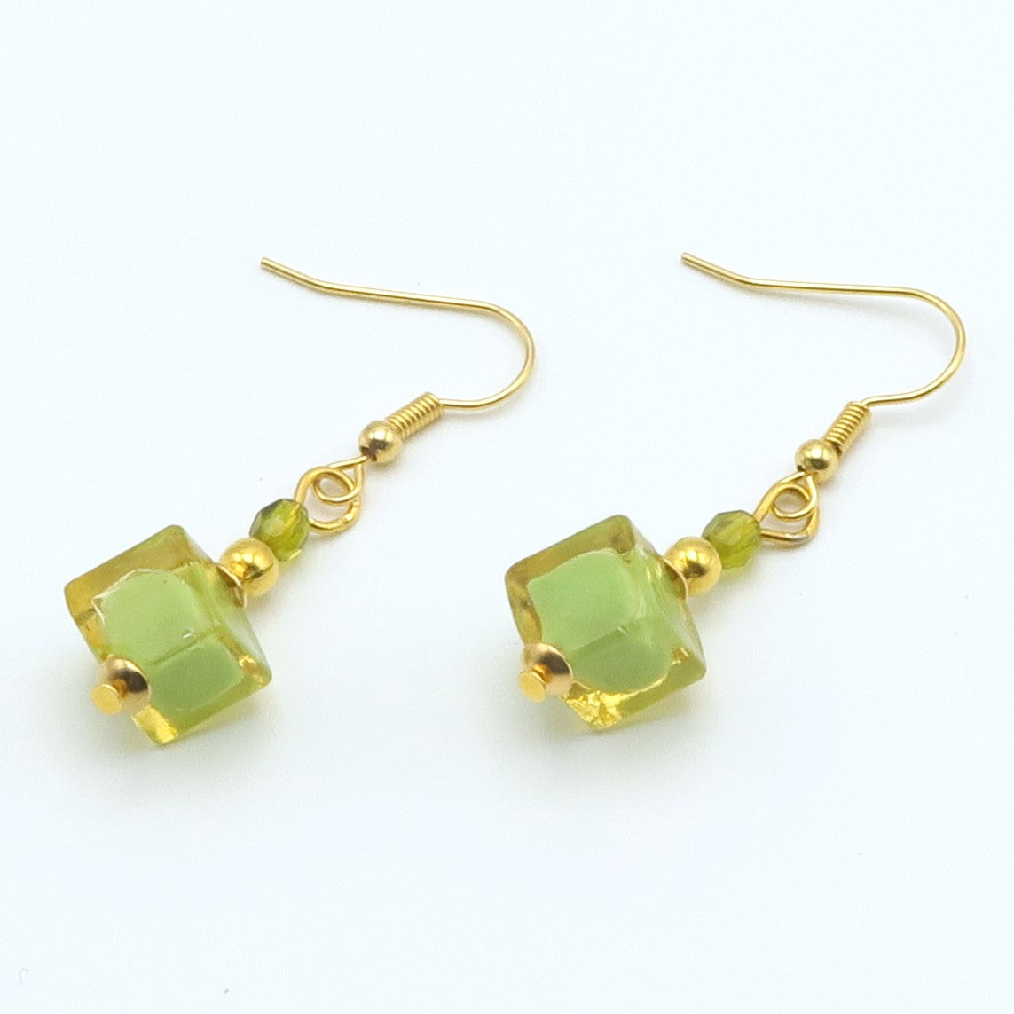 ピアス　キューブ