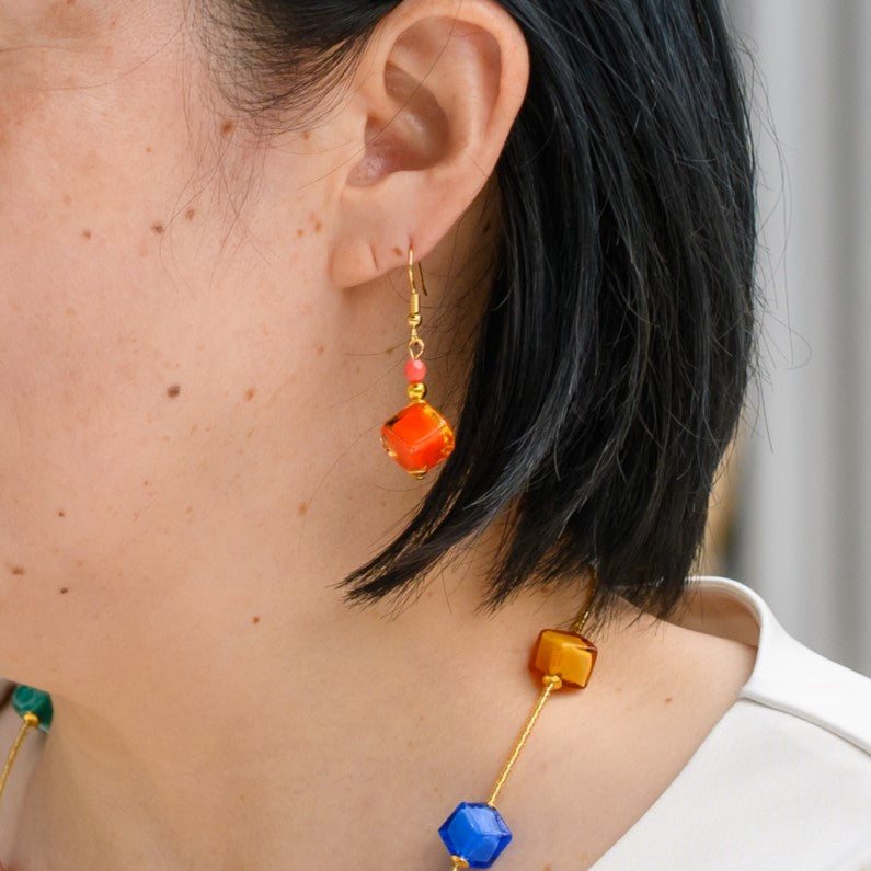 ピアス　キューブ